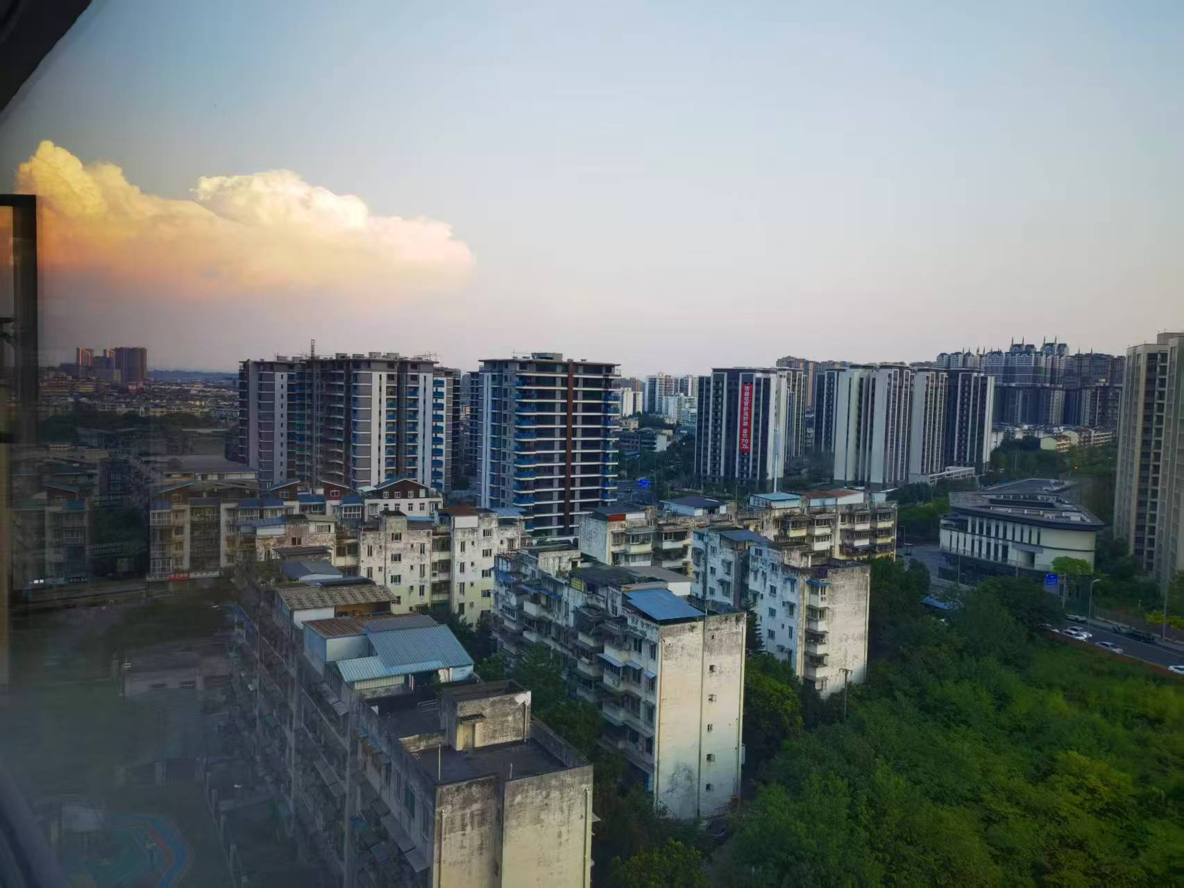 极景高性能门窗邛崃店现场实拍